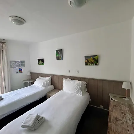 Hotel Brit Lannion-perros Guirec 2*